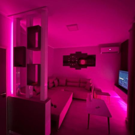 090 Area Apartment Tirana Bagian luar foto