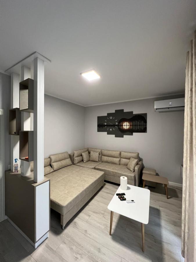 090 Area Apartment Tirana Bagian luar foto