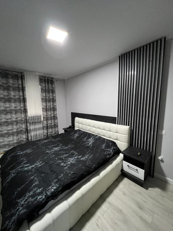 090 Area Apartment Tirana Bagian luar foto