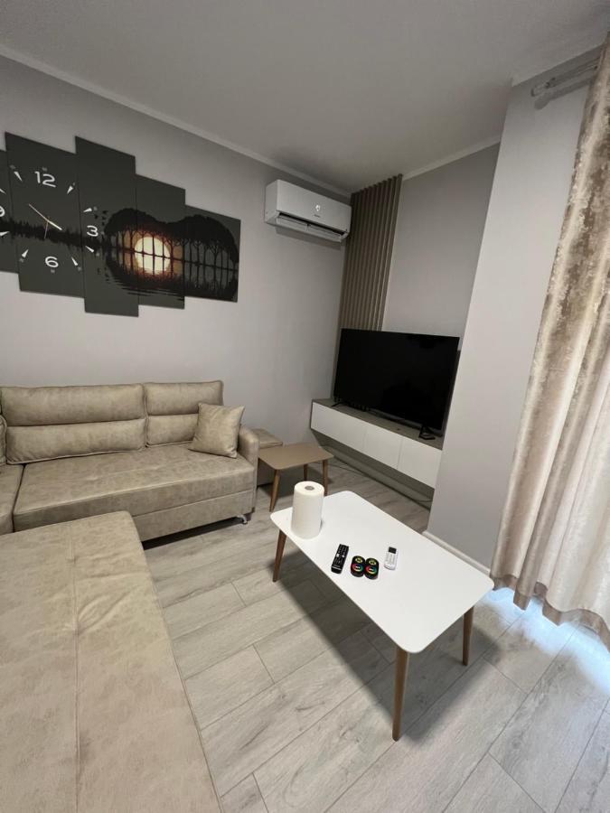 090 Area Apartment Tirana Bagian luar foto